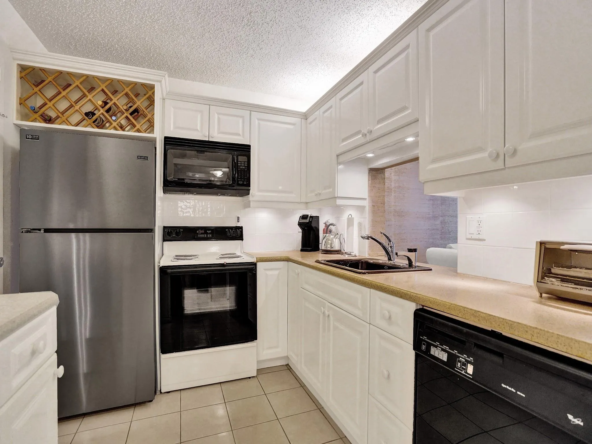 1160 N FEDERAL HWY, #117