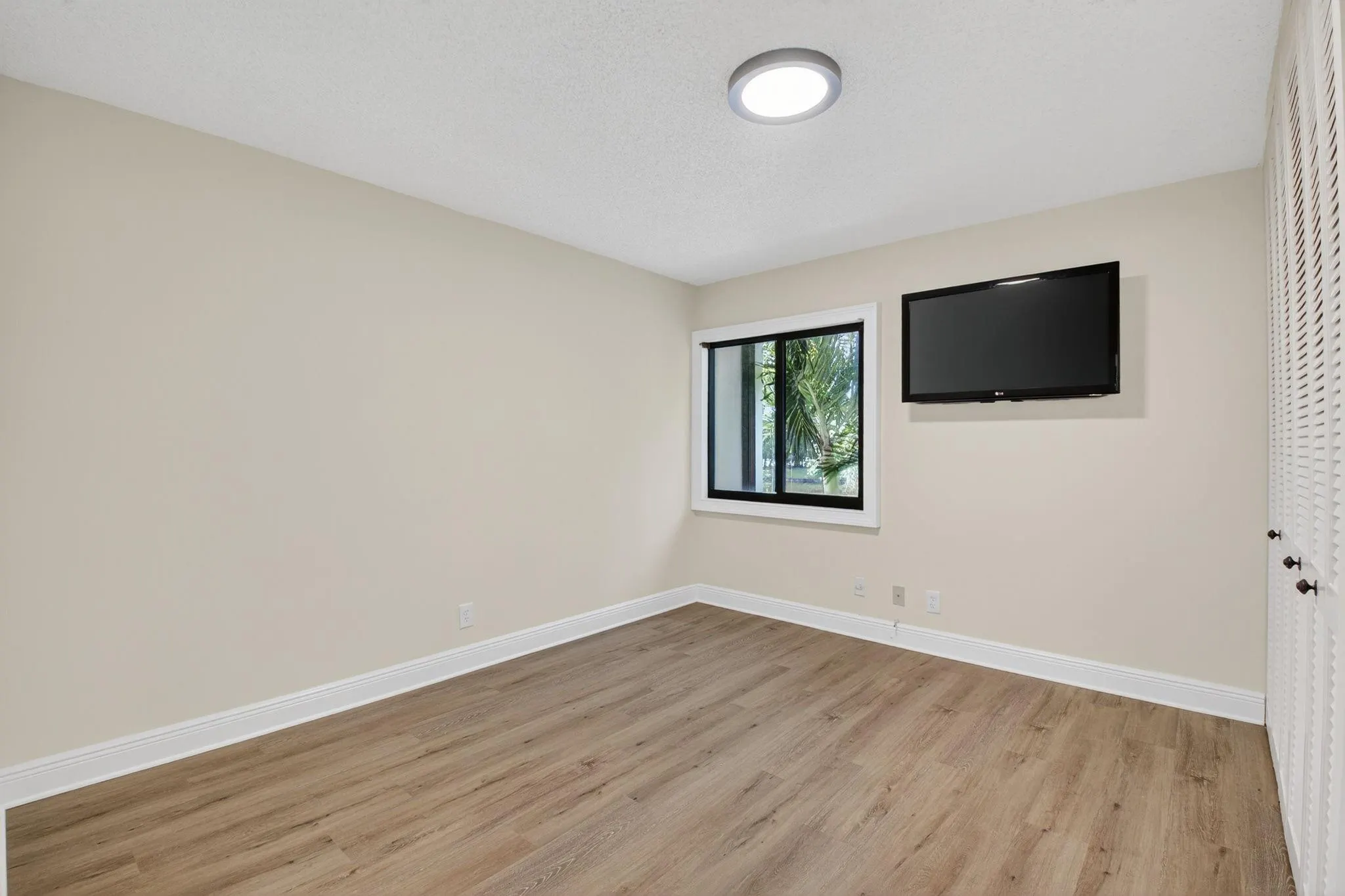 3802 Bridgewood Dr, #3802