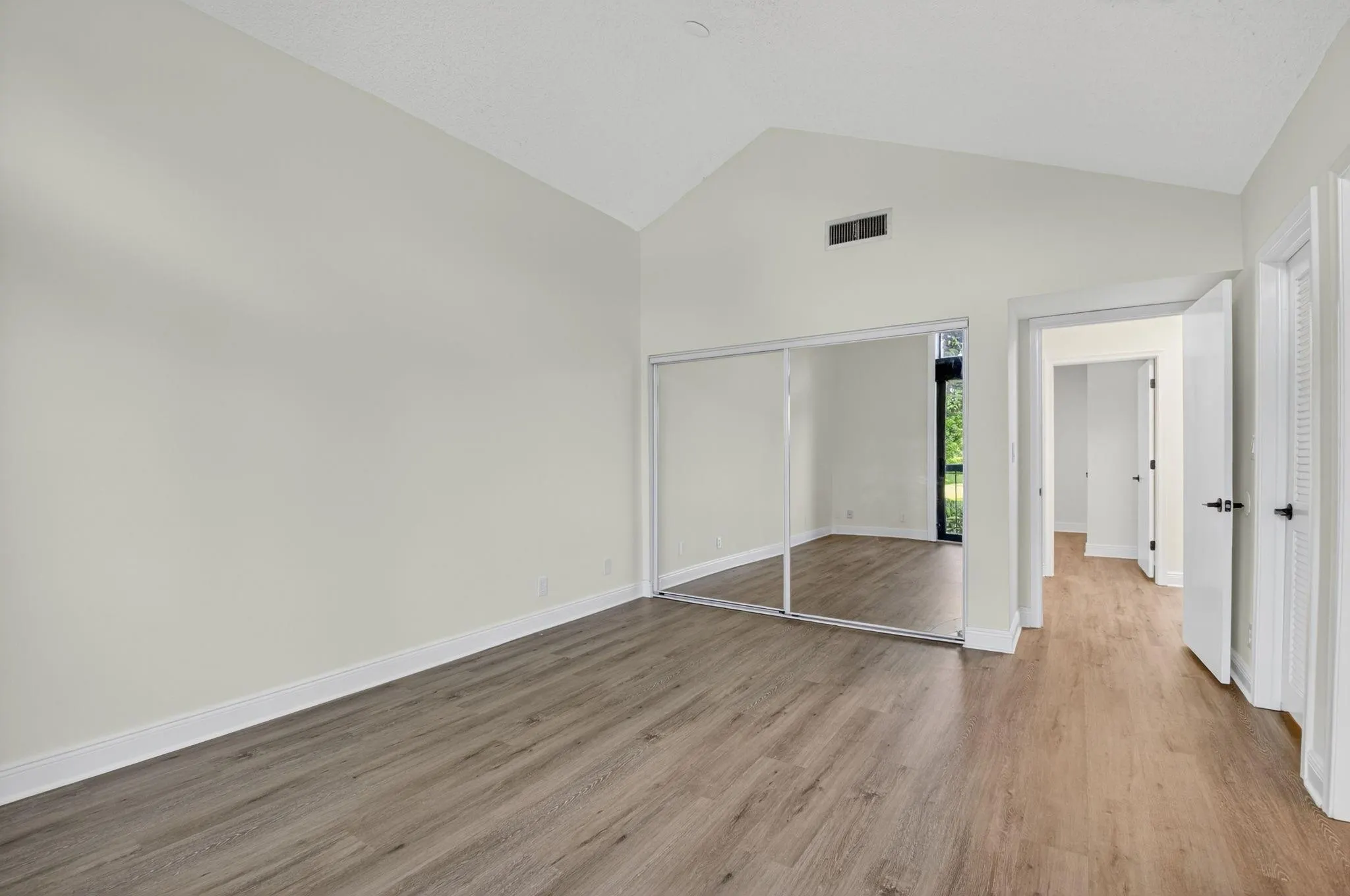 3802 Bridgewood Dr, #3802