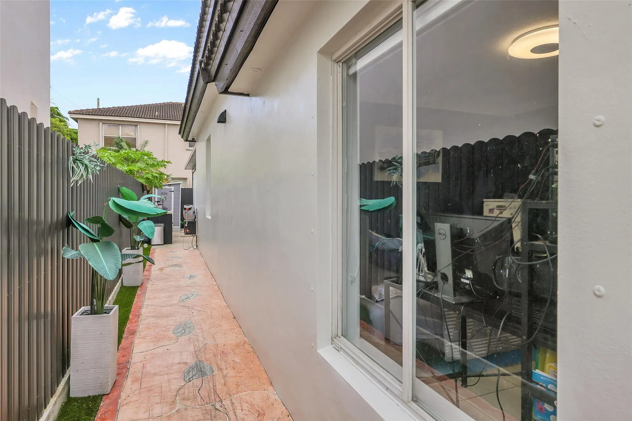 855 SW 155th Ct