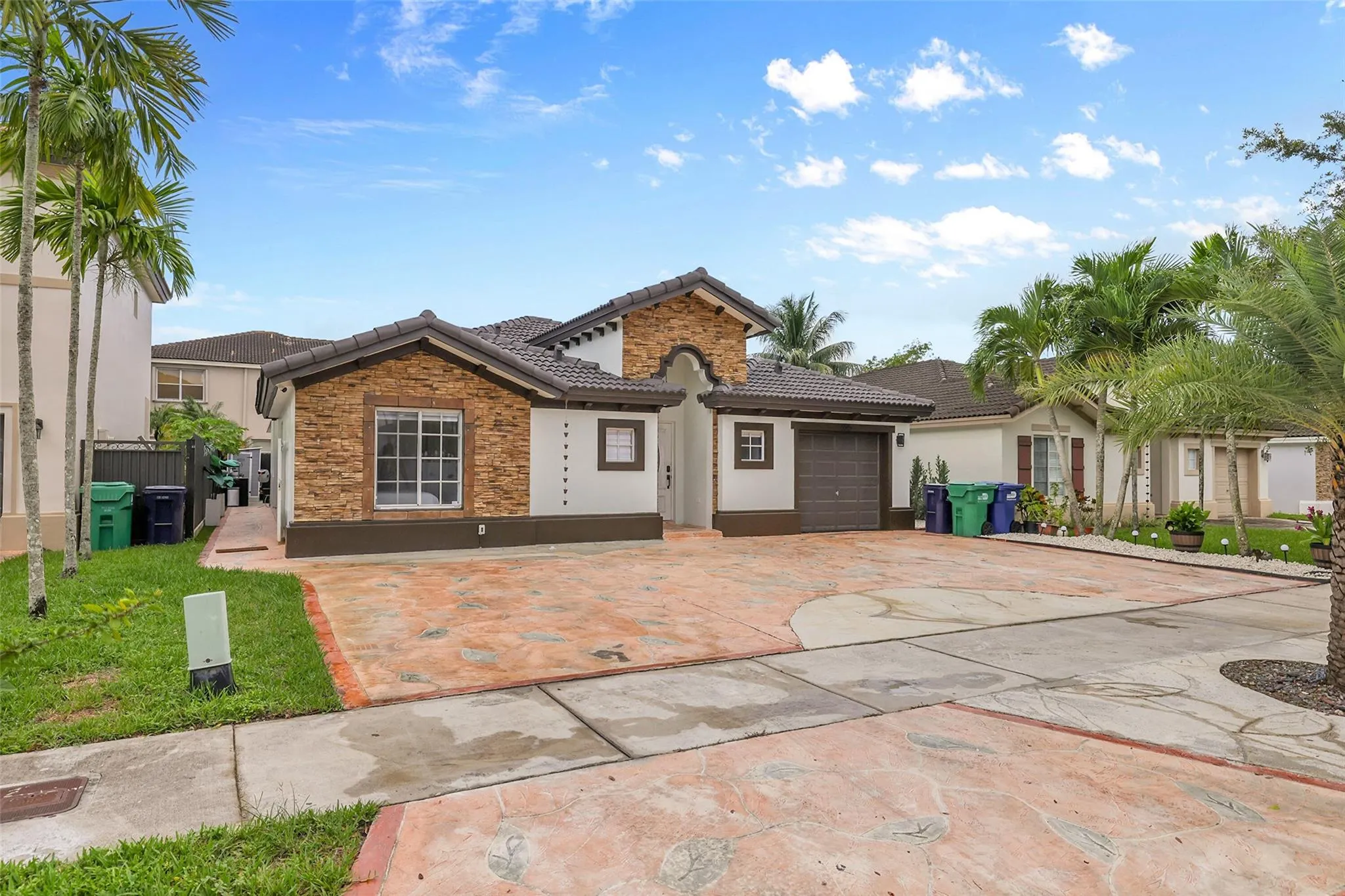 855 SW 155th Ct