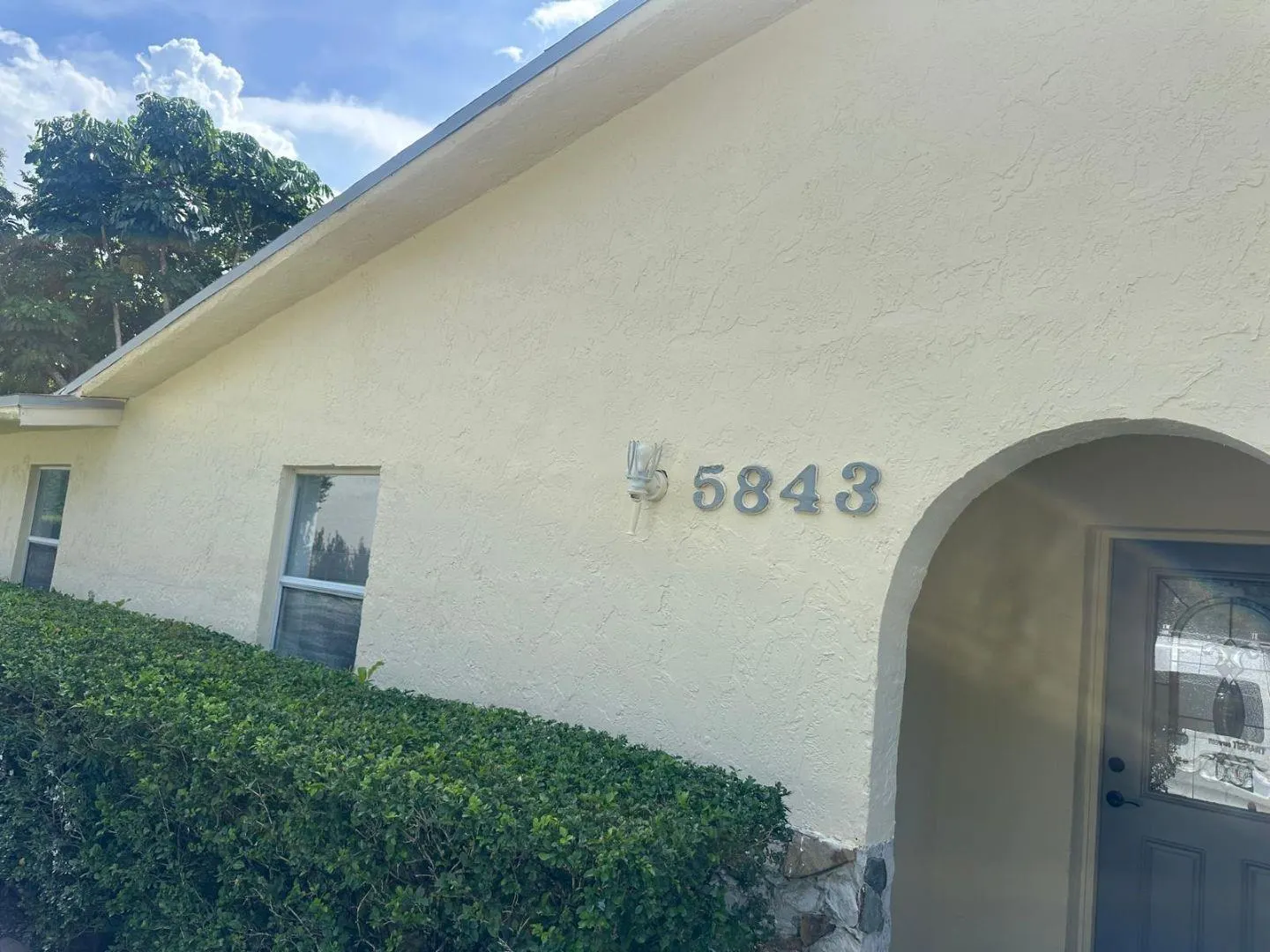 5843 SW 24TH AVE