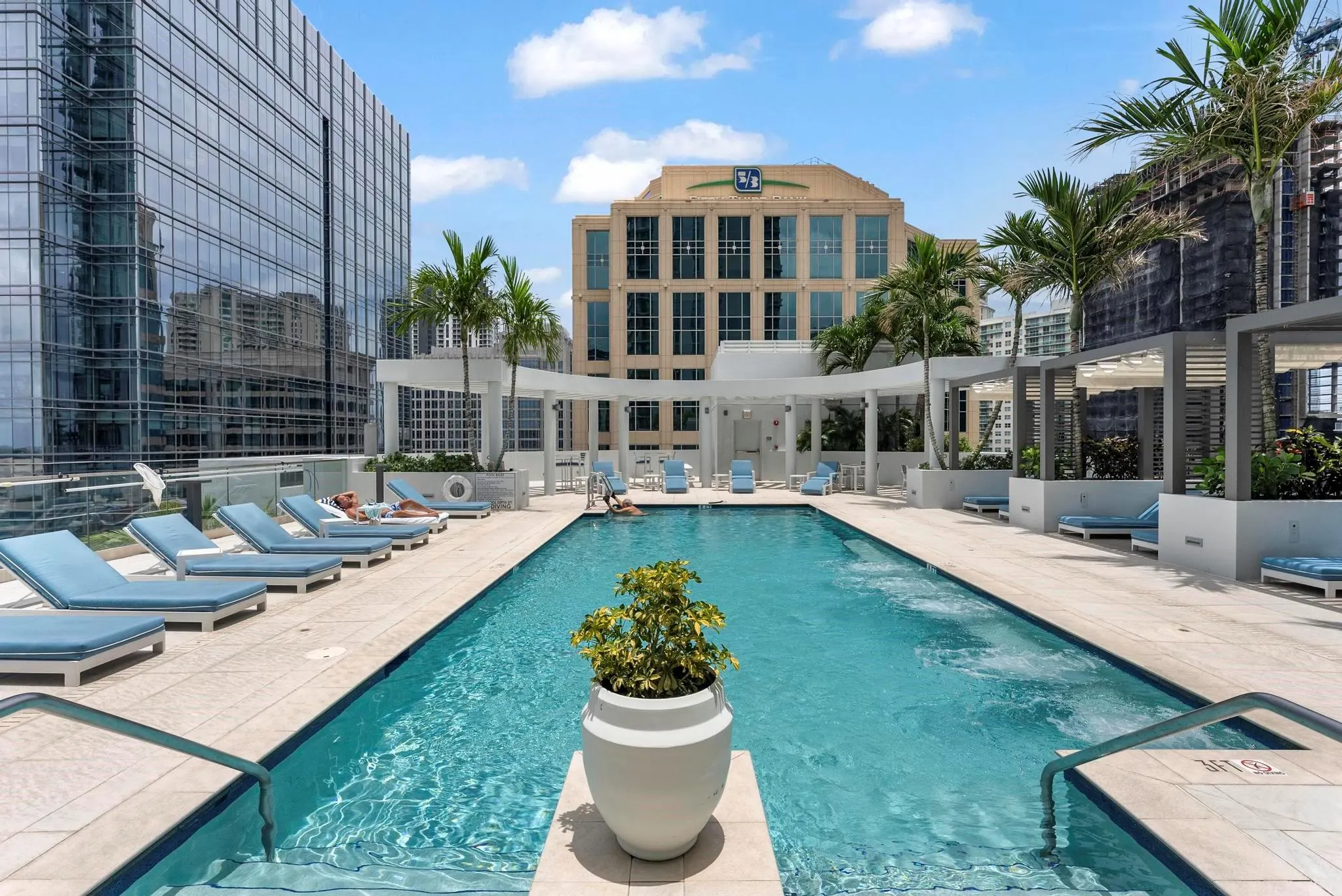 100 E Las Olas Blvd, #2803