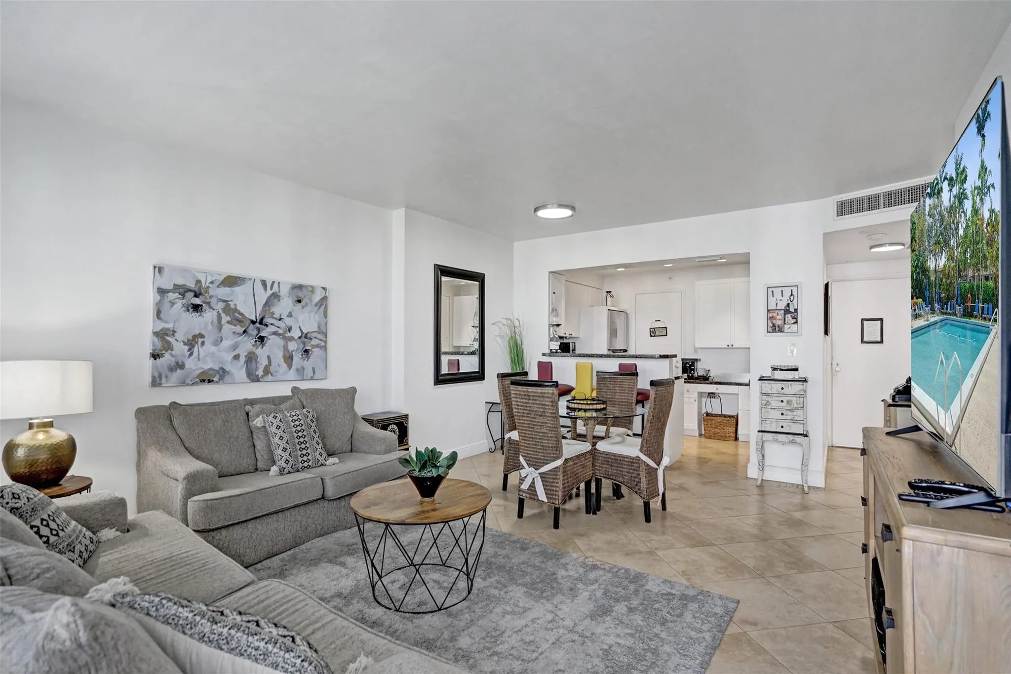 3333 NE 34th St, #1006