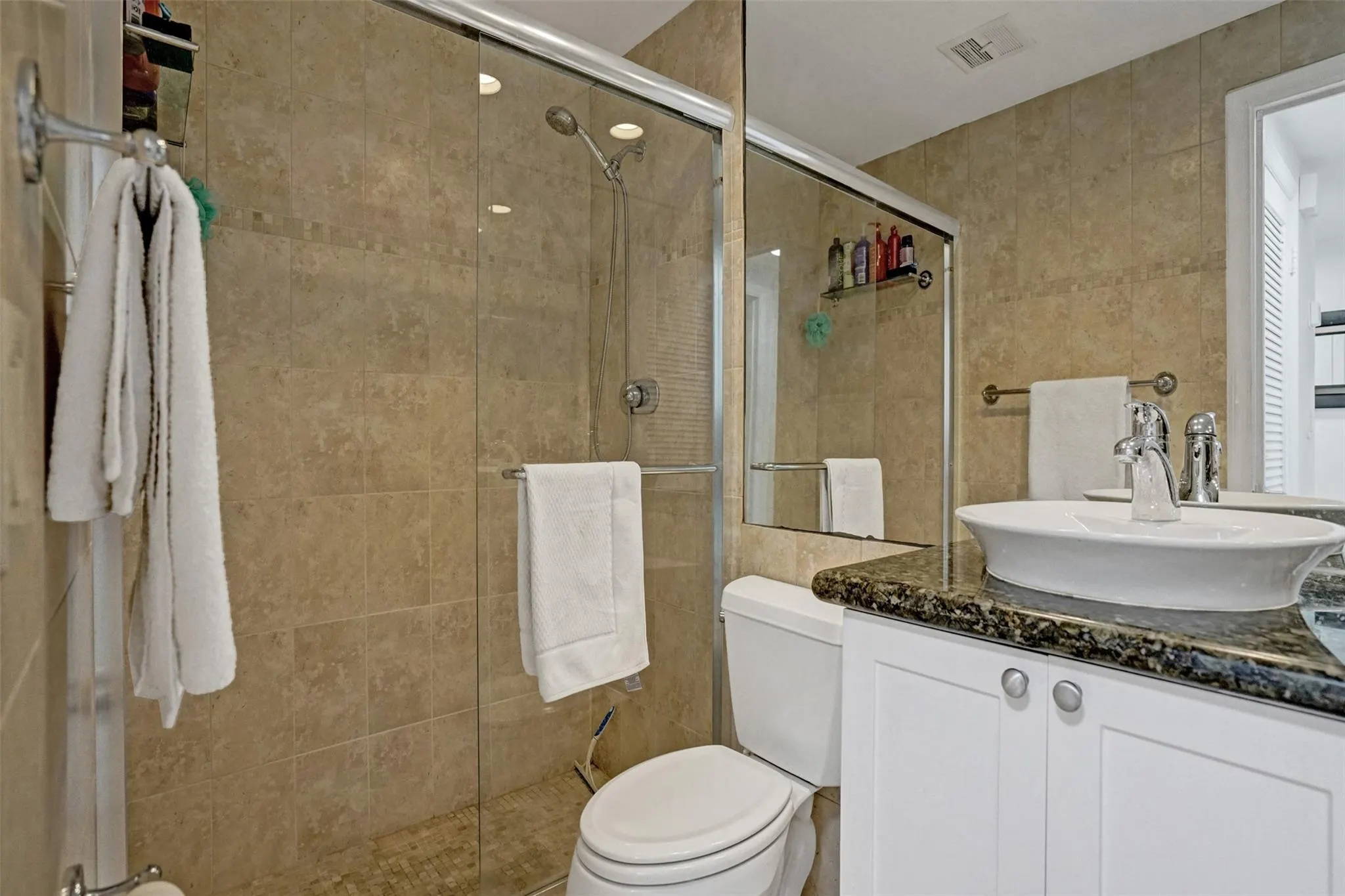 3333 NE 34th St, #1006