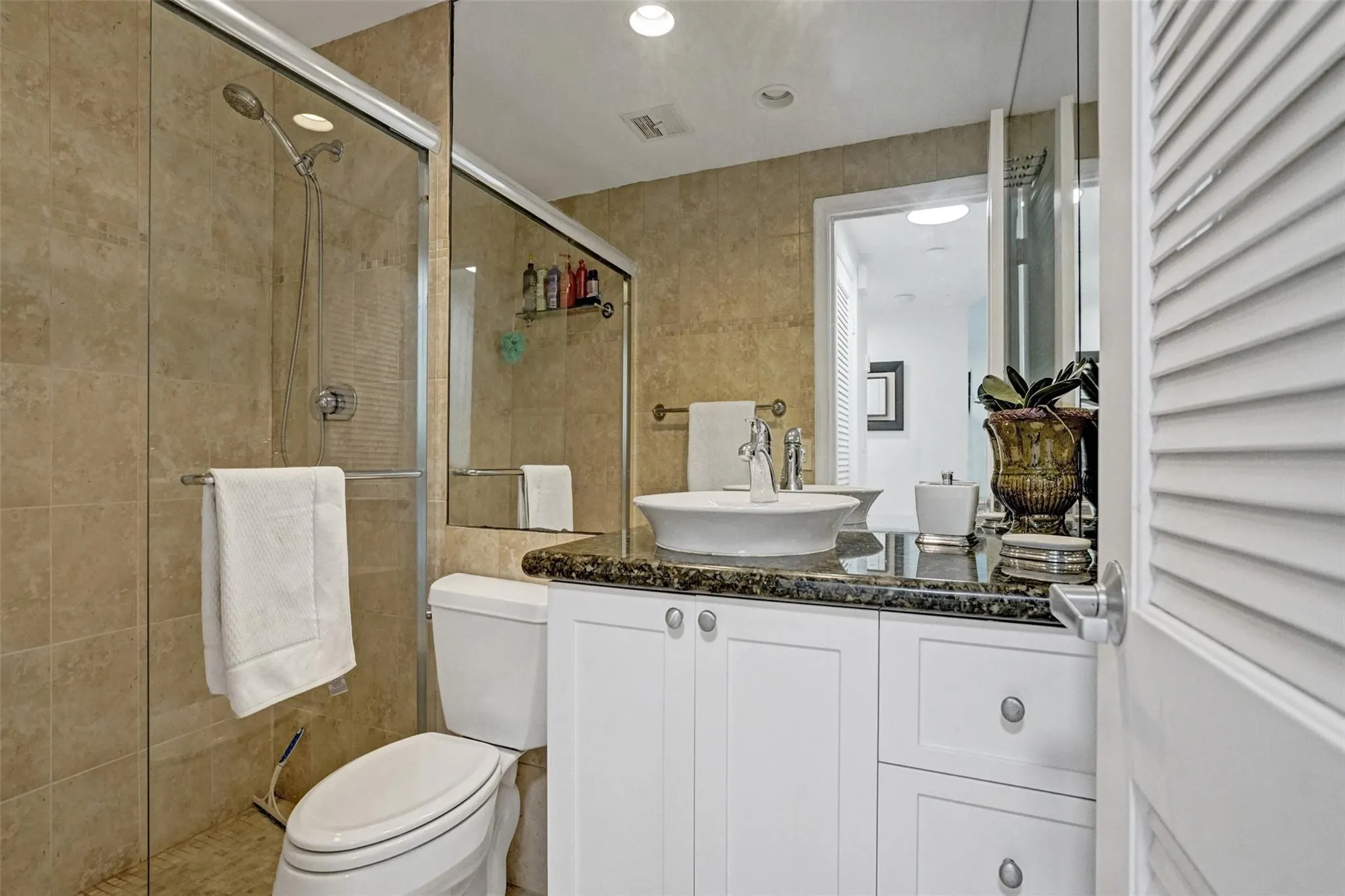 3333 NE 34th St, #1006