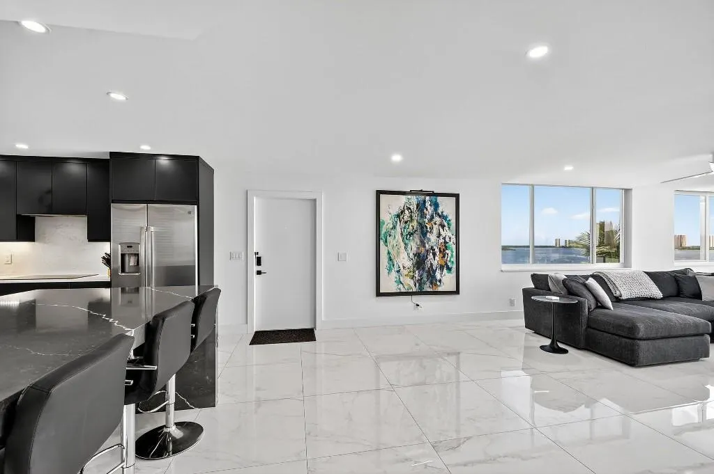 301 Lake Shore Dr, #801