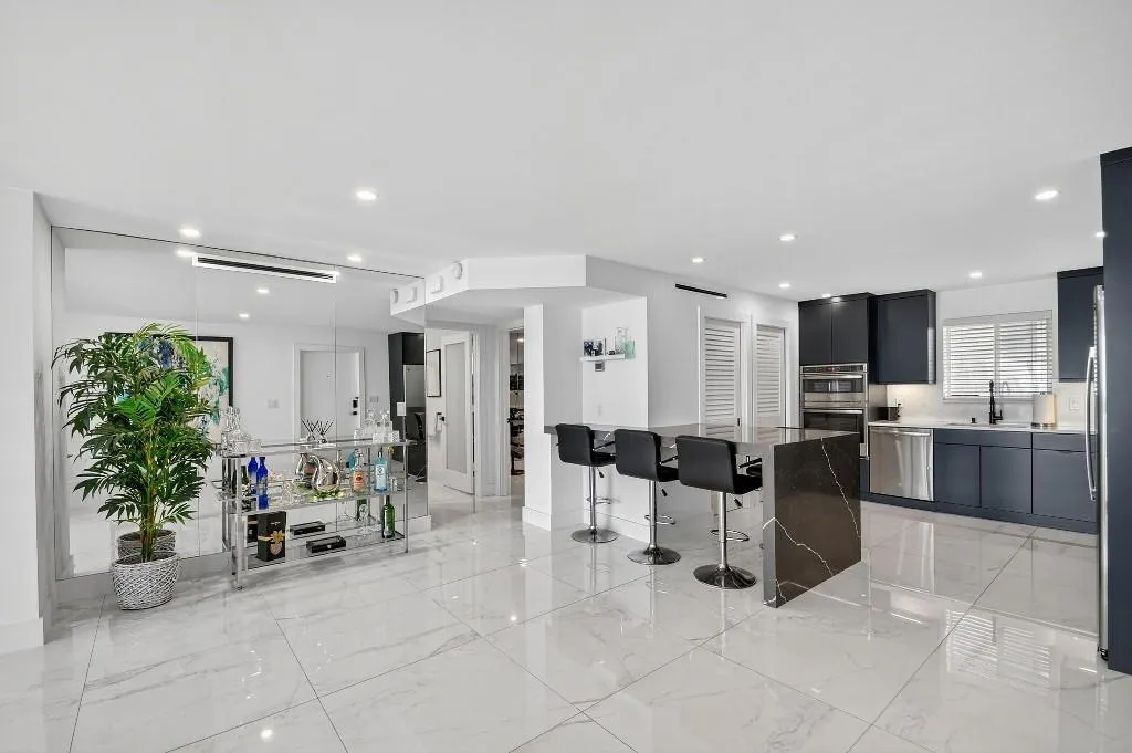 301 Lake Shore Dr, #801