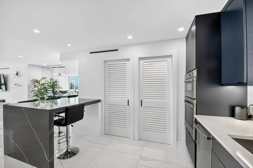 301 Lake Shore Dr, #801