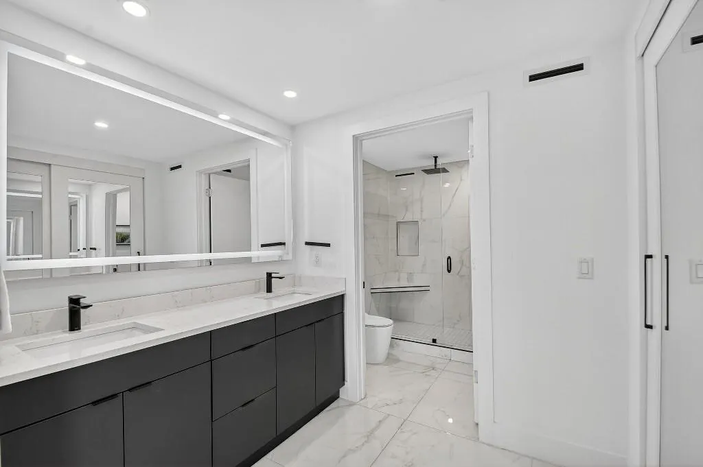 301 Lake Shore Dr, #801