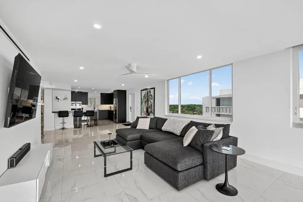 301 Lake Shore Dr, #801