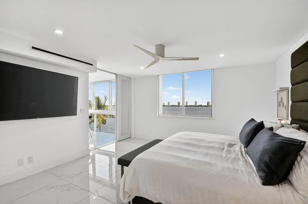 301 Lake Shore Dr, #801