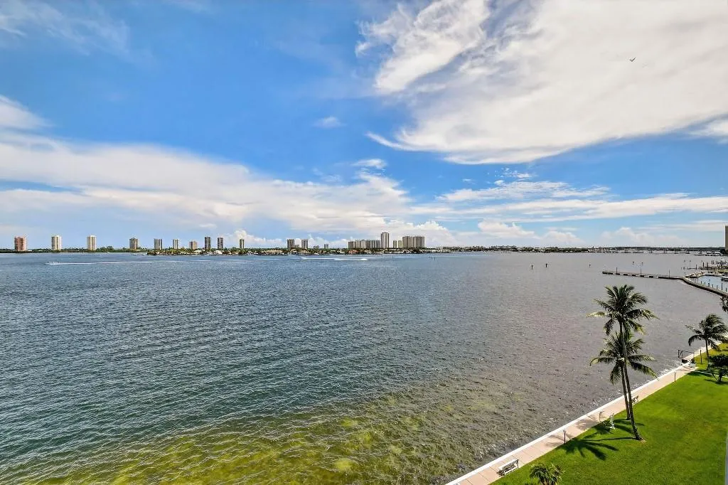 301 Lake Shore Dr, #801