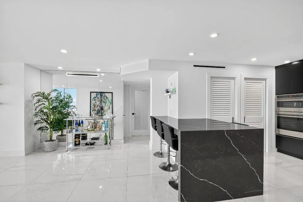 301 Lake Shore Dr, #801