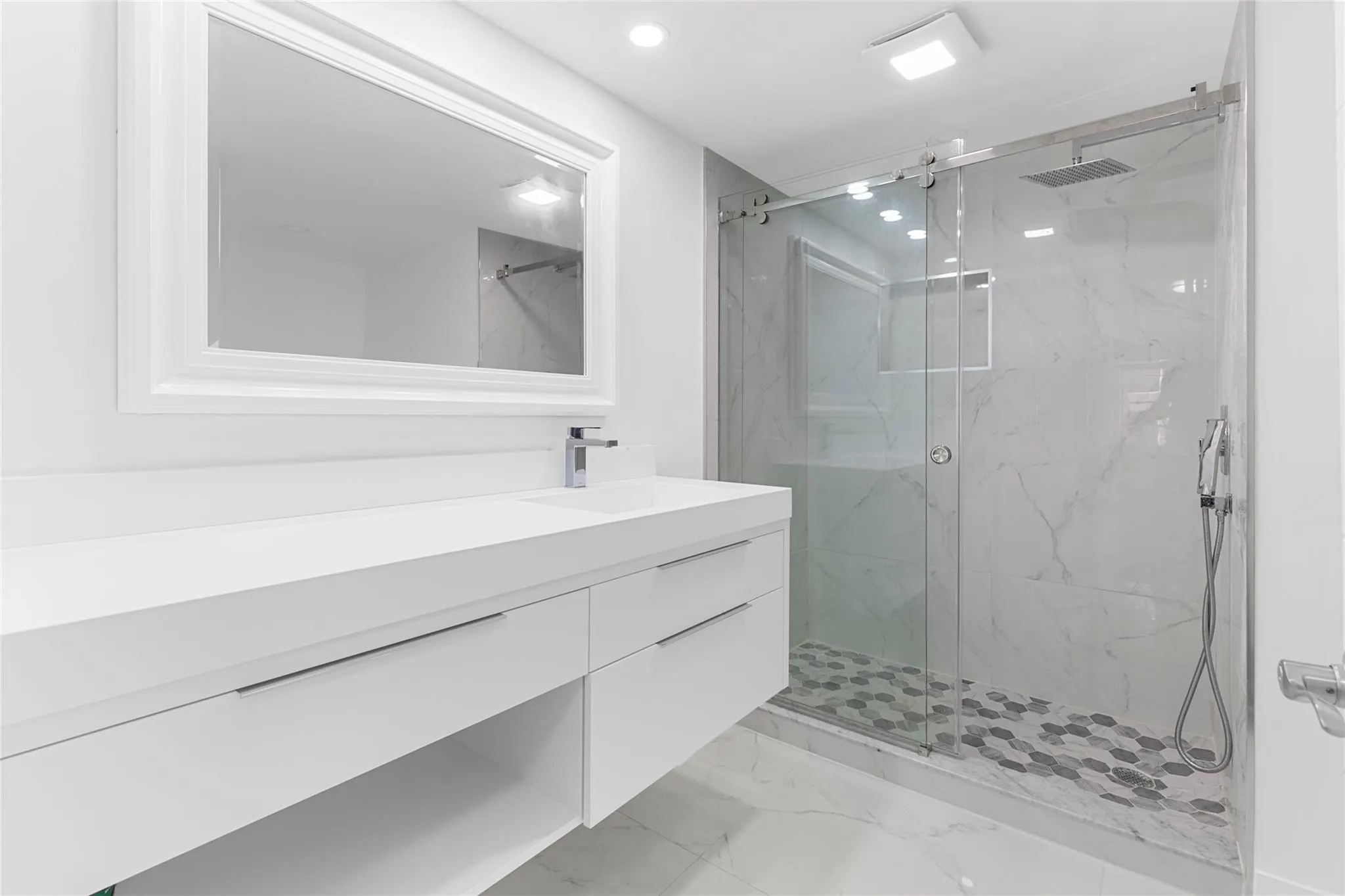3750 Galt Ocean Dr, #209