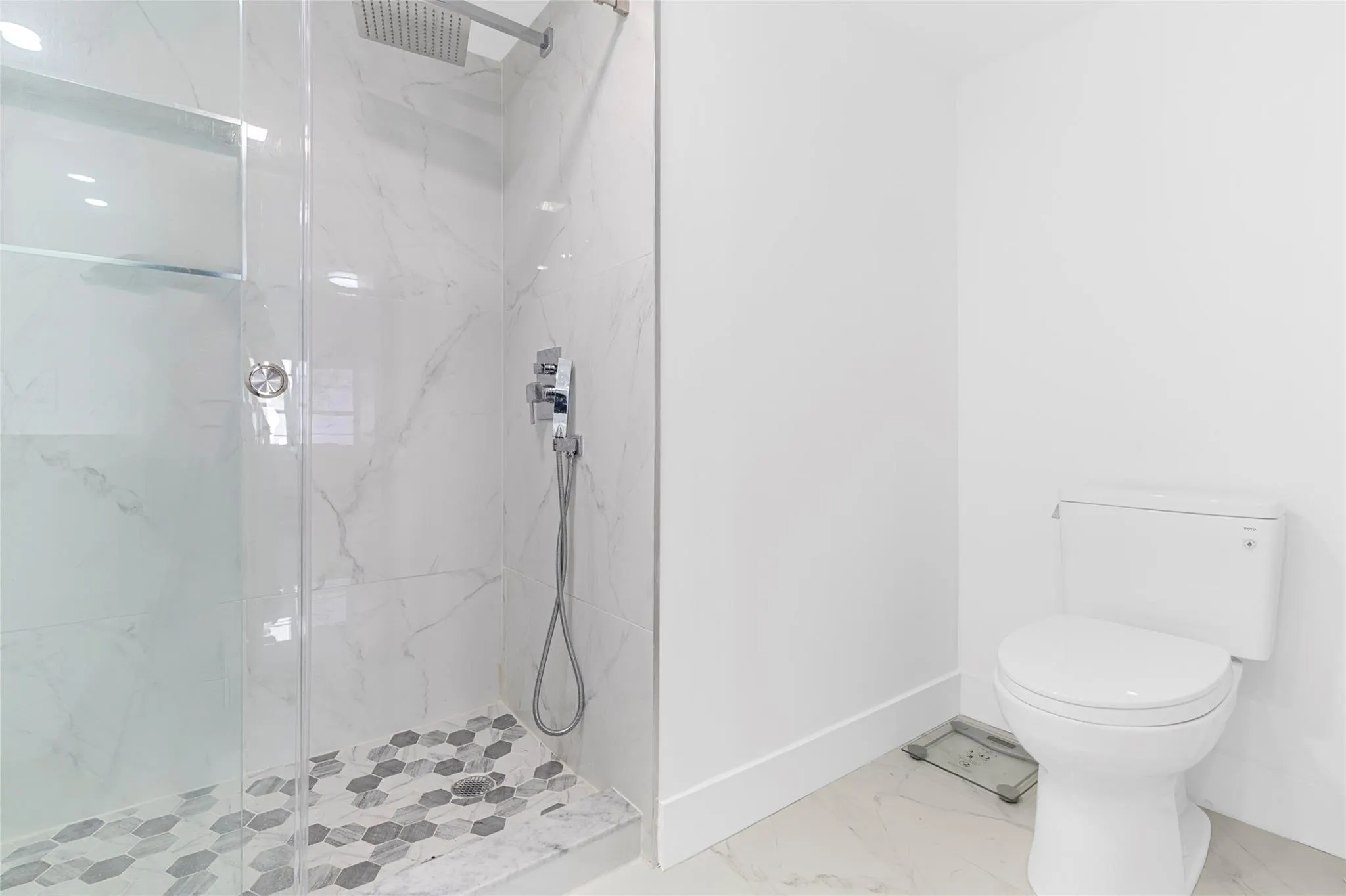 3750 Galt Ocean Dr, #209