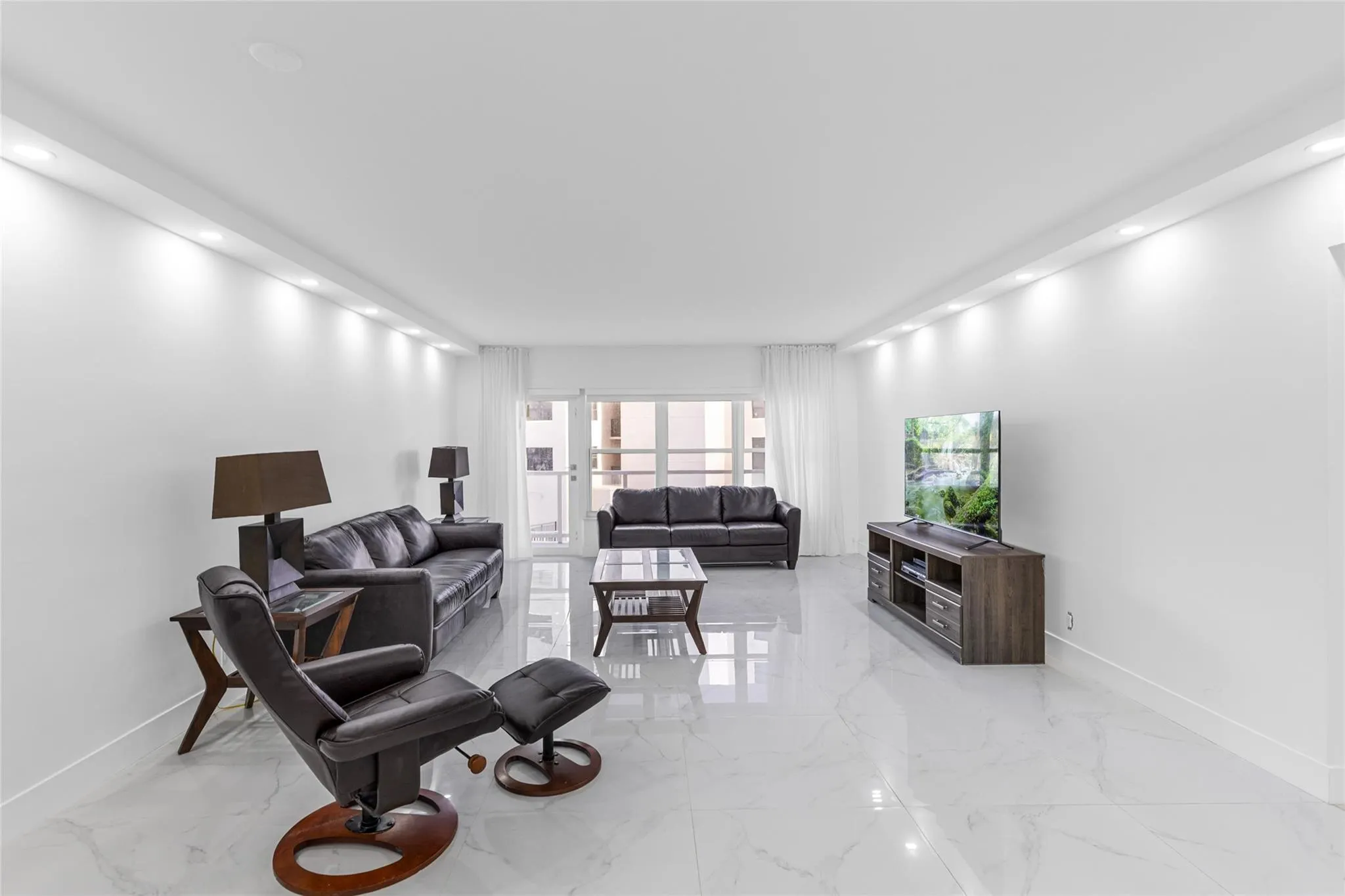 3750 Galt Ocean Dr, #209