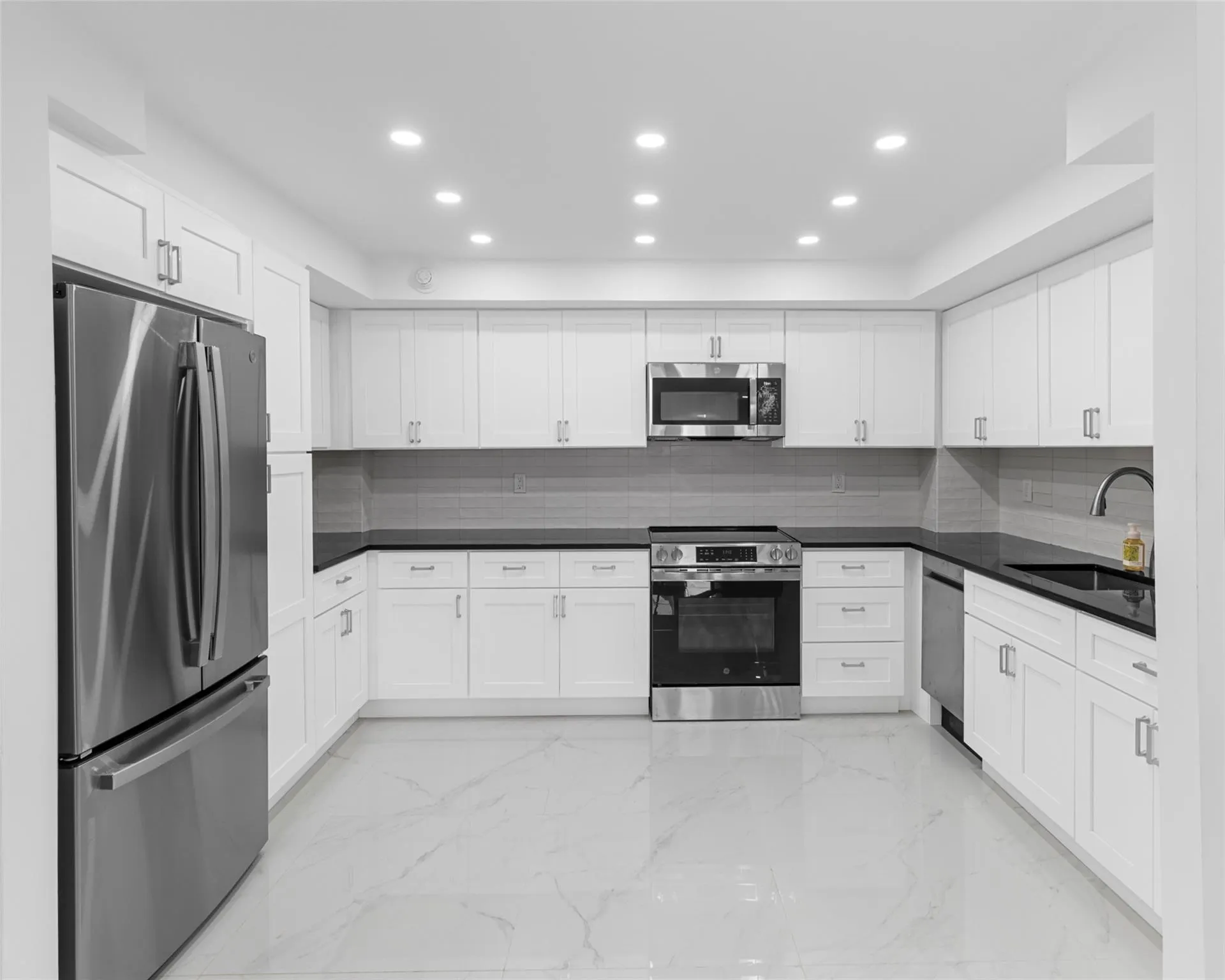 3750 Galt Ocean Dr, #209
