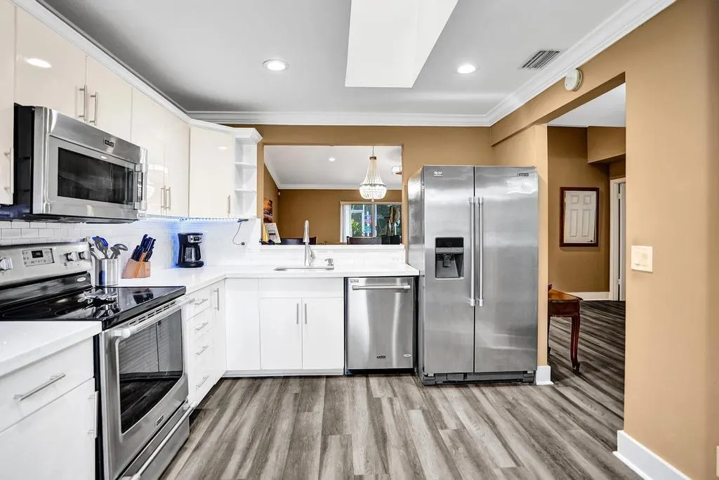 6128 Strawberry Lakes Cir