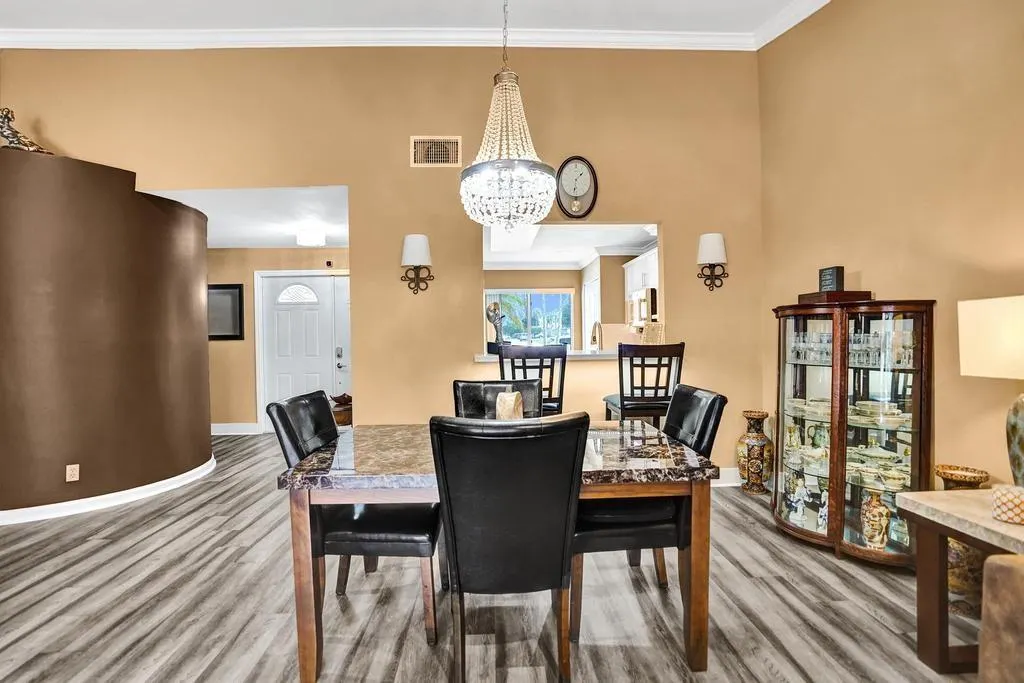 6128 Strawberry Lakes Cir