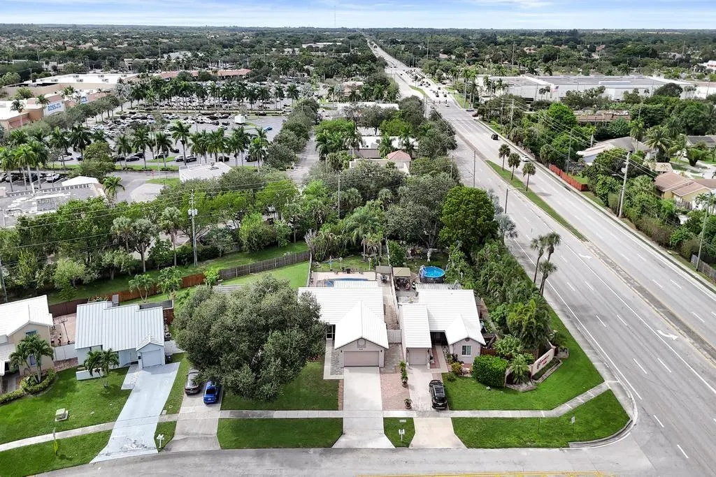 6128 Strawberry Lakes Cir