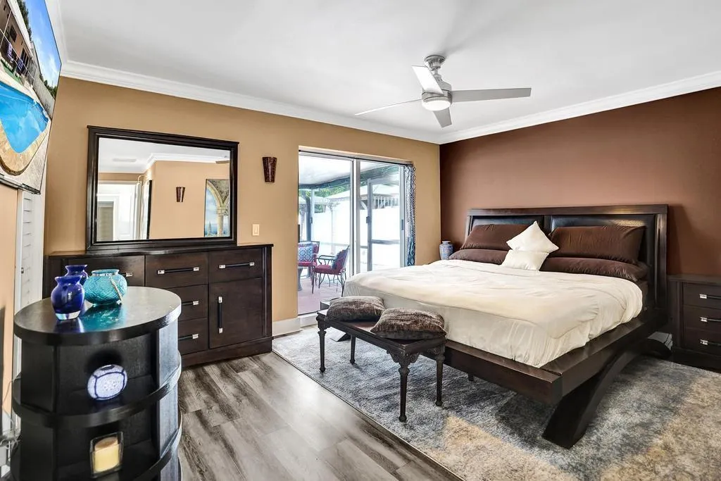 6128 Strawberry Lakes Cir
