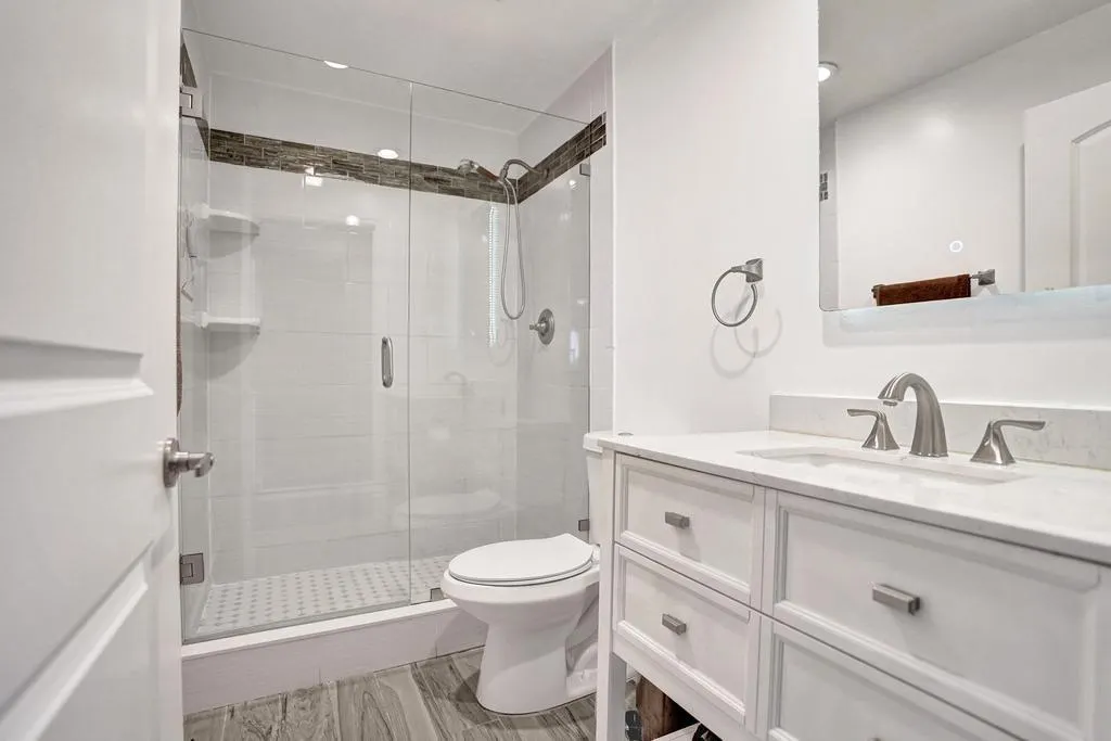6128 Strawberry Lakes Cir
