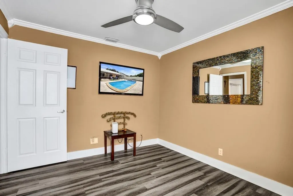 6128 Strawberry Lakes Cir