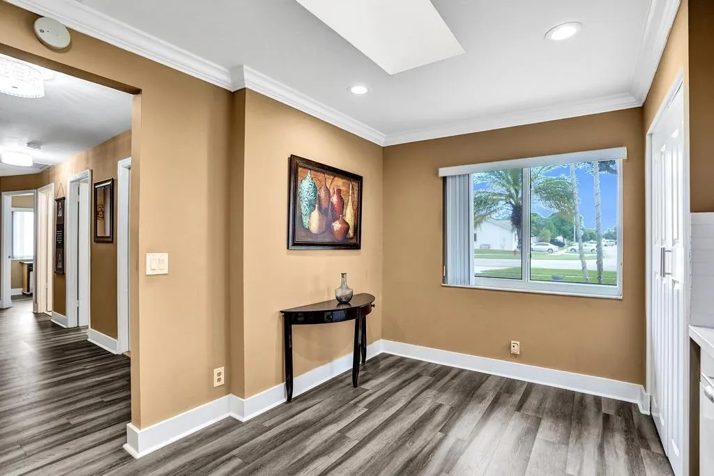6128 Strawberry Lakes Cir