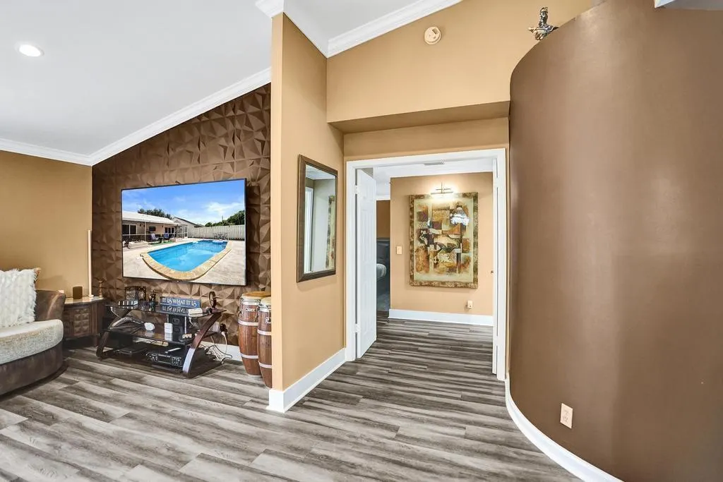6128 Strawberry Lakes Cir
