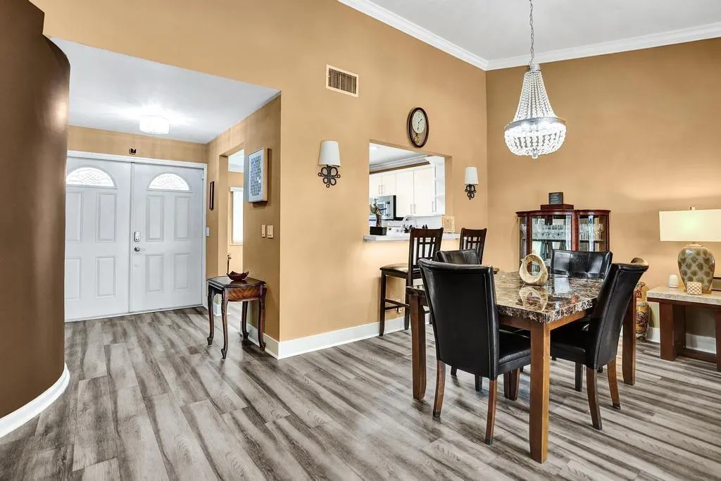 6128 Strawberry Lakes Cir