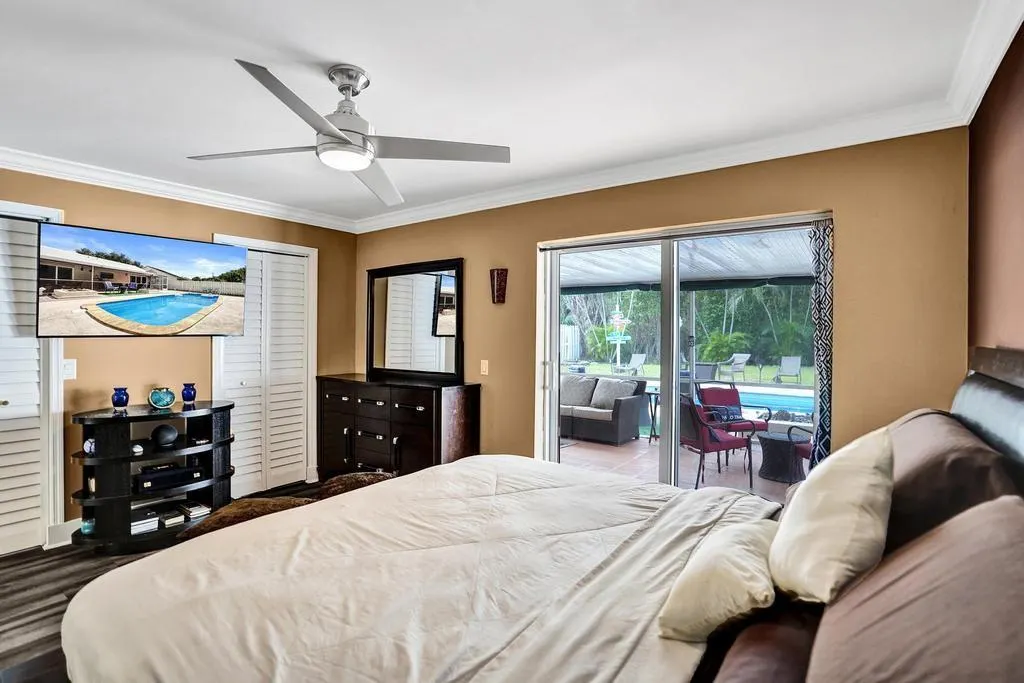 6128 Strawberry Lakes Cir