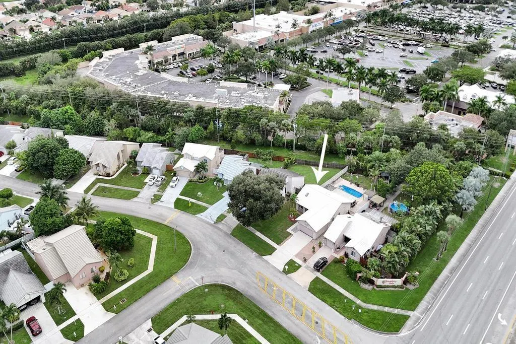 6128 Strawberry Lakes Cir