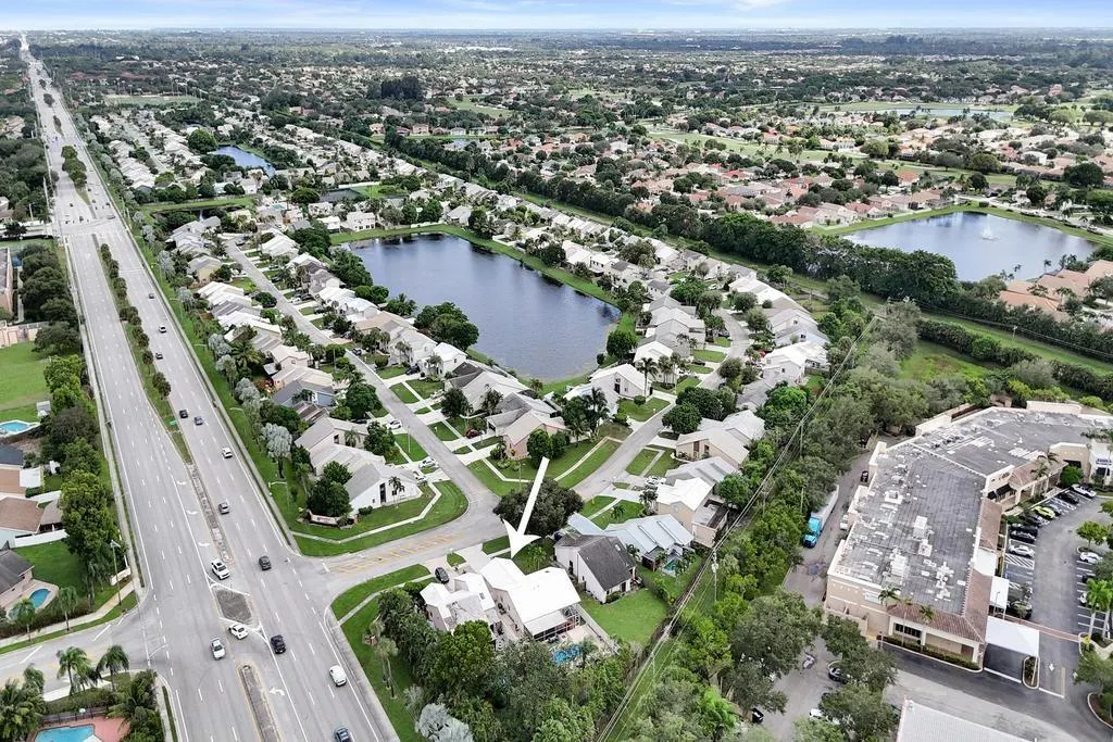 6128 Strawberry Lakes Cir