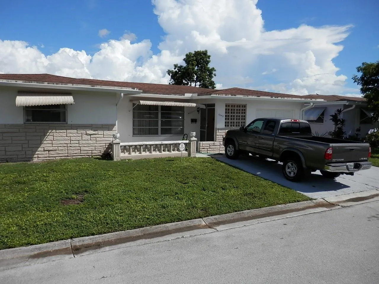 6845 NW 9th Ct