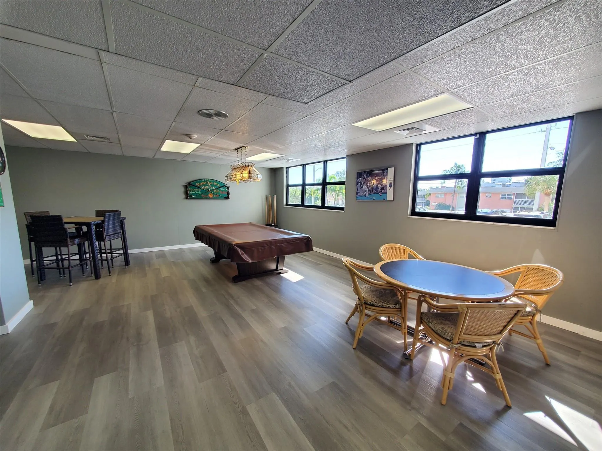 1401 N Riverside Dr, #705