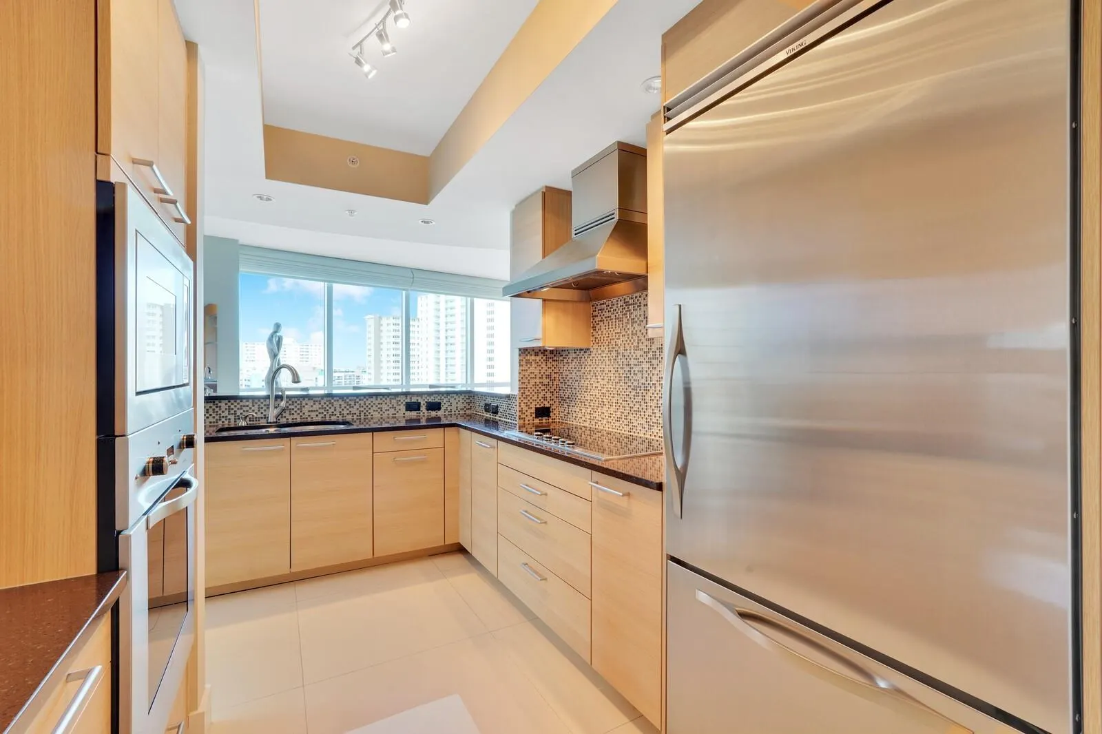 1 N Ocean Blvd, #607