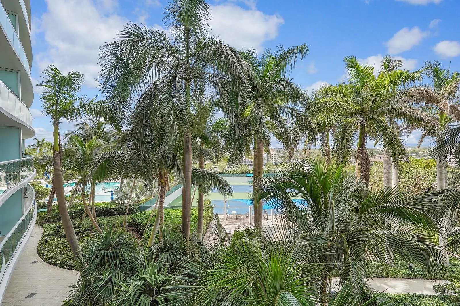 1 N Ocean Blvd, #607
