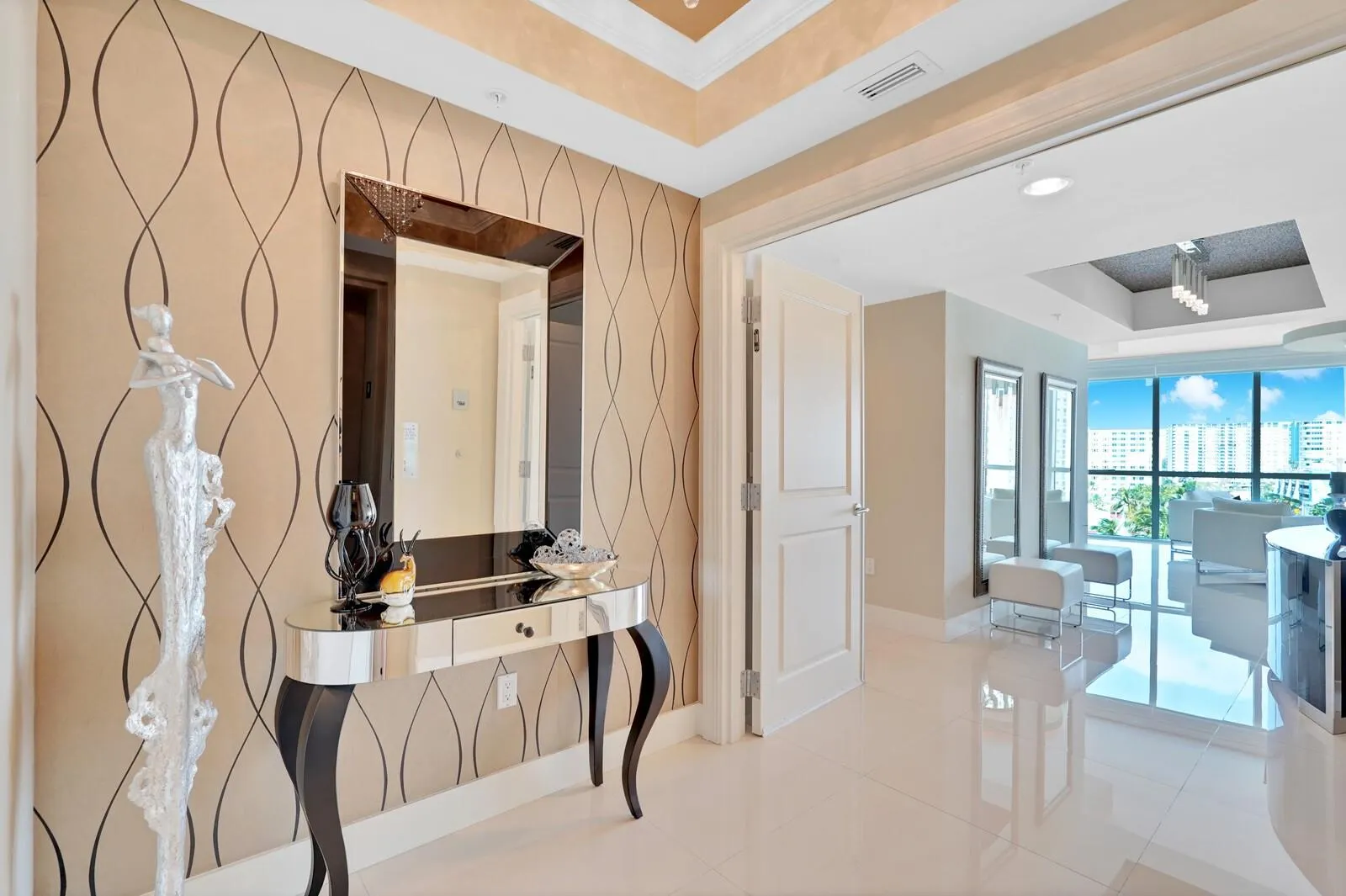 1 N Ocean Blvd, #607
