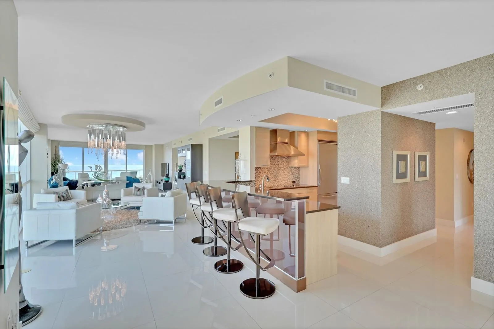1 N Ocean Blvd, #607