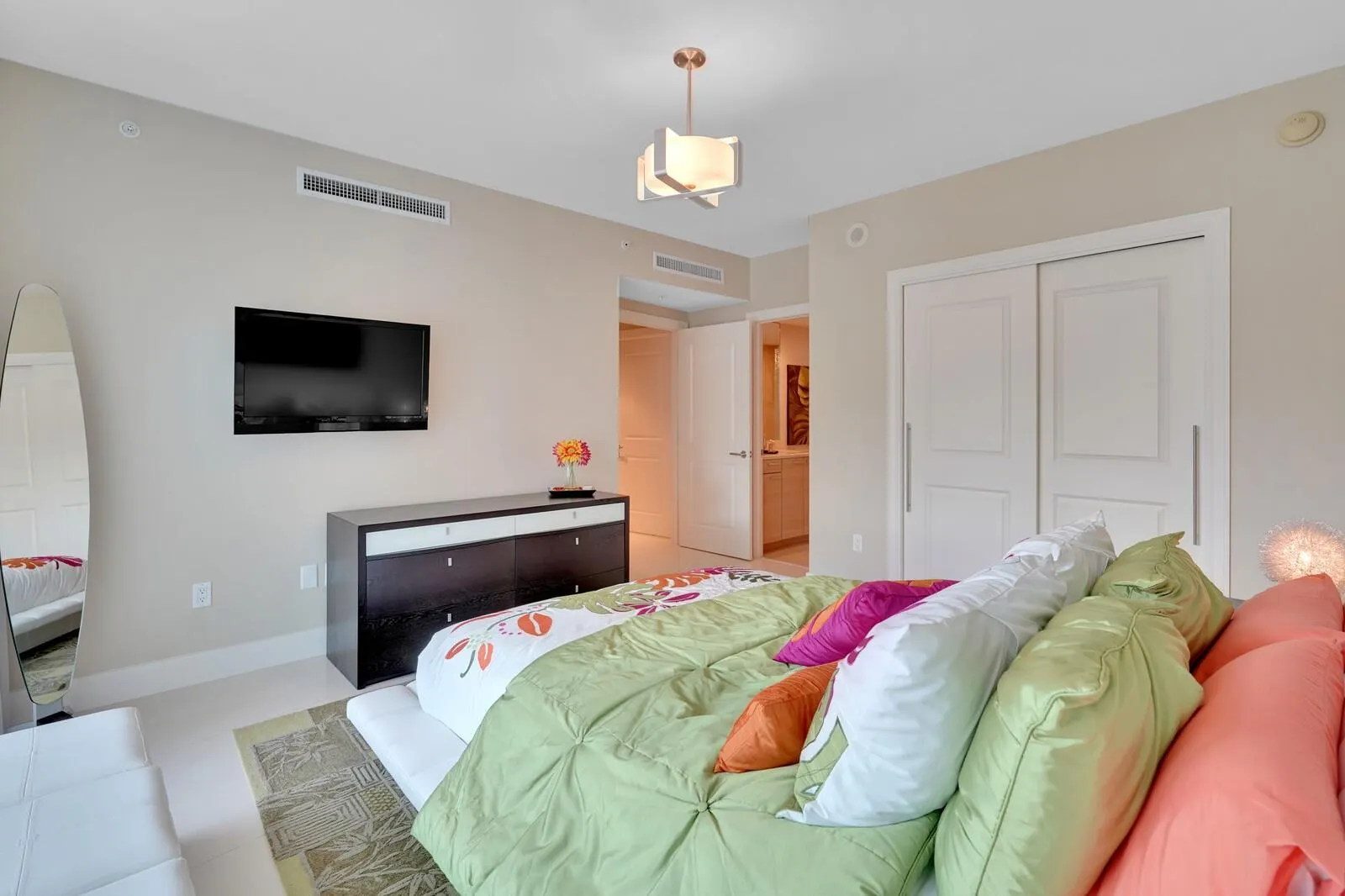 1 N Ocean Blvd, #607
