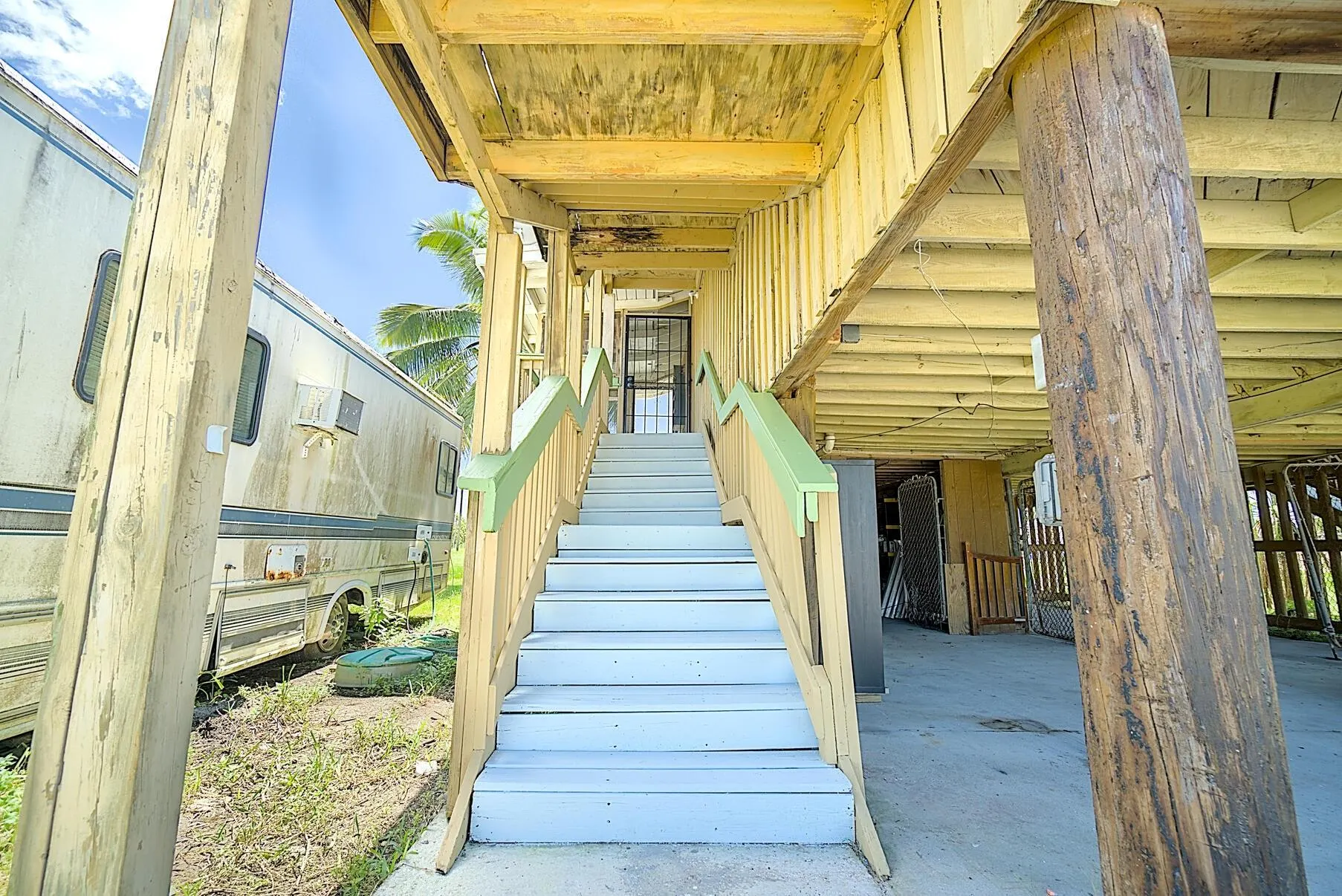 207 Storter Ave