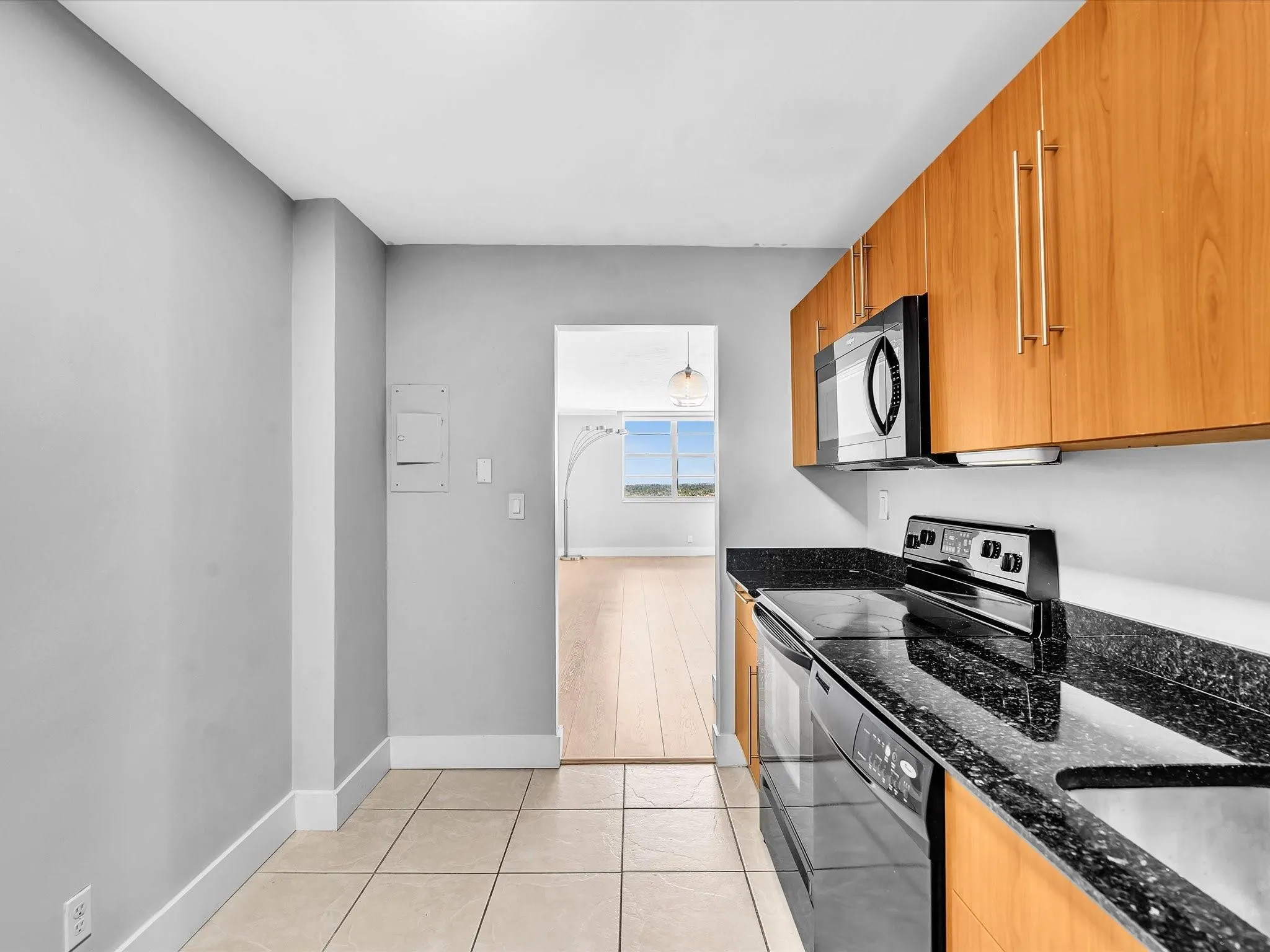3001 S Ocean Dr, #943