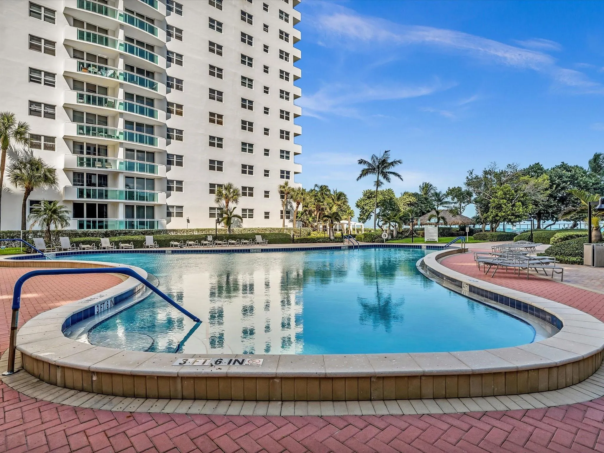 3001 S Ocean Dr, #943