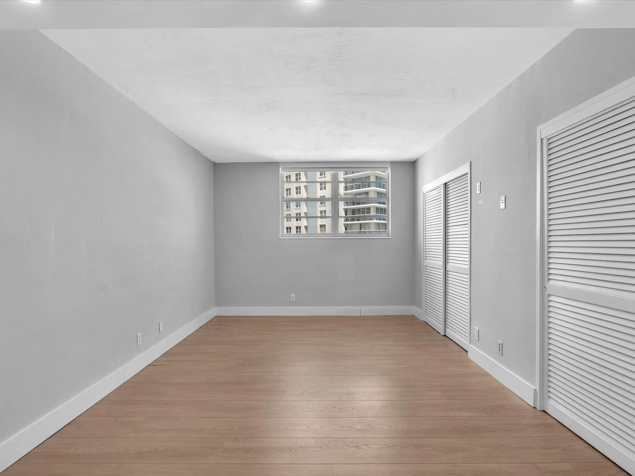 3001 S Ocean Dr, #943