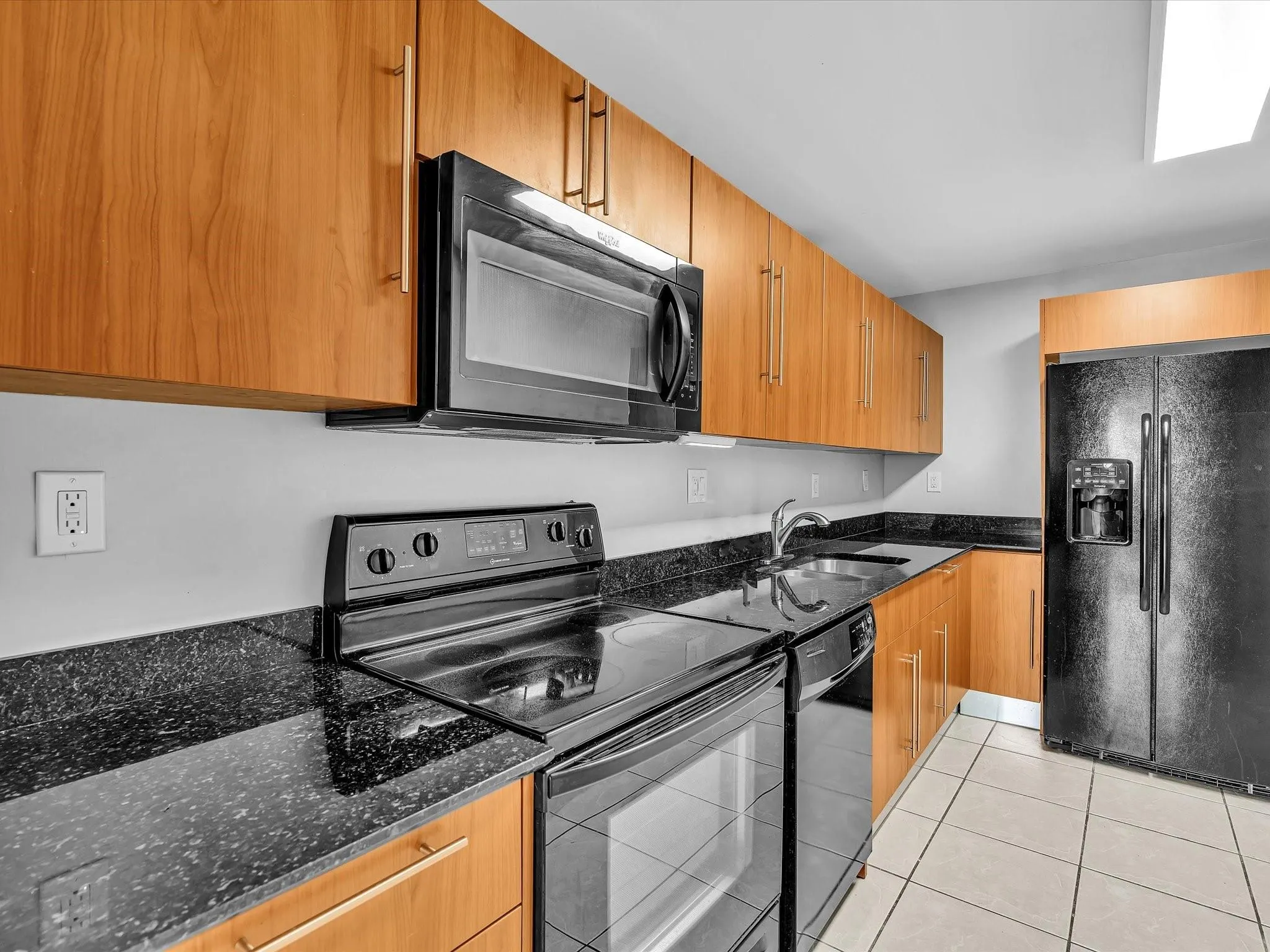3001 S Ocean Dr, #943