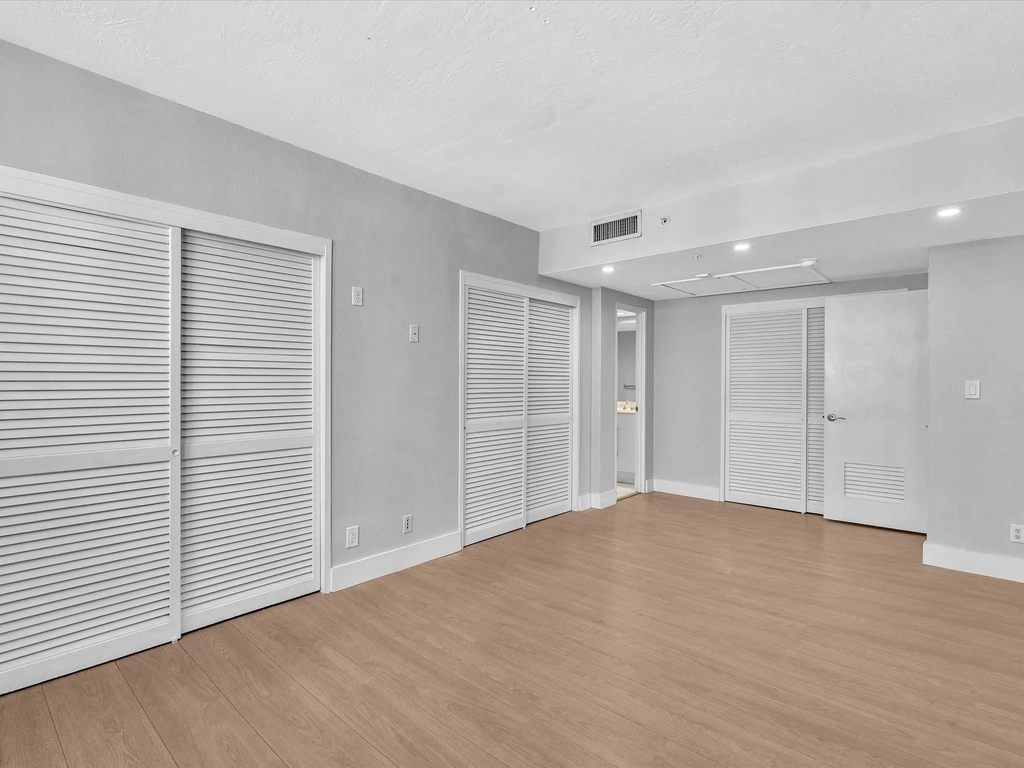 3001 S Ocean Dr, #943