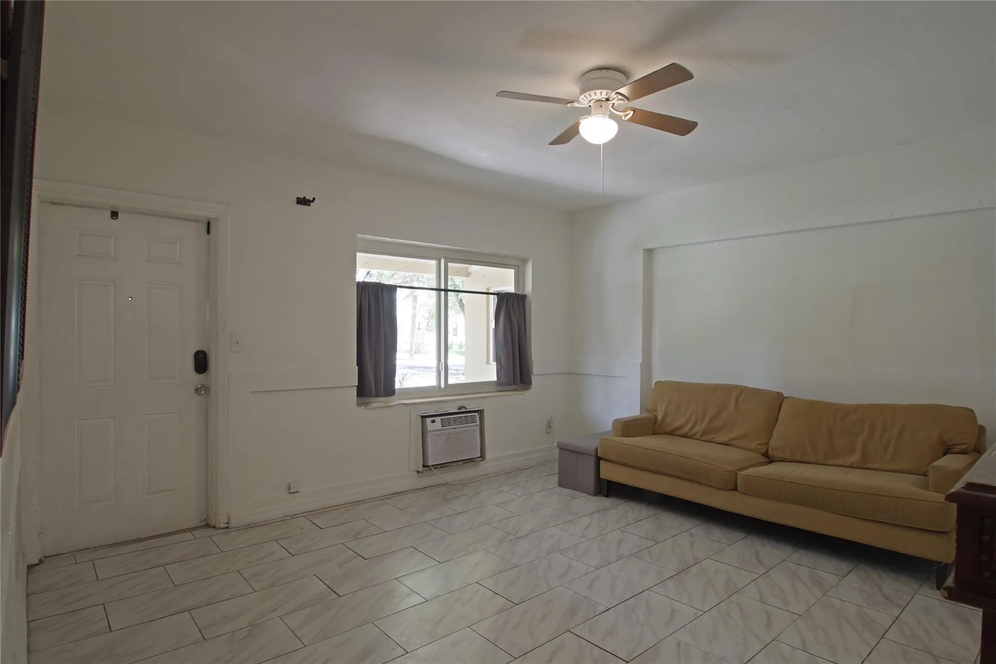 1038 NW 7th Ave, #A