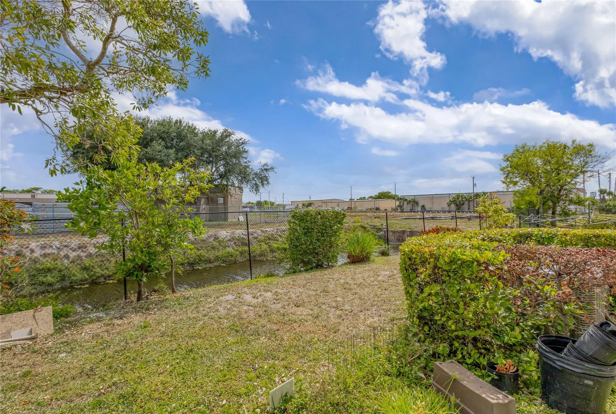2037 Nassau Dr