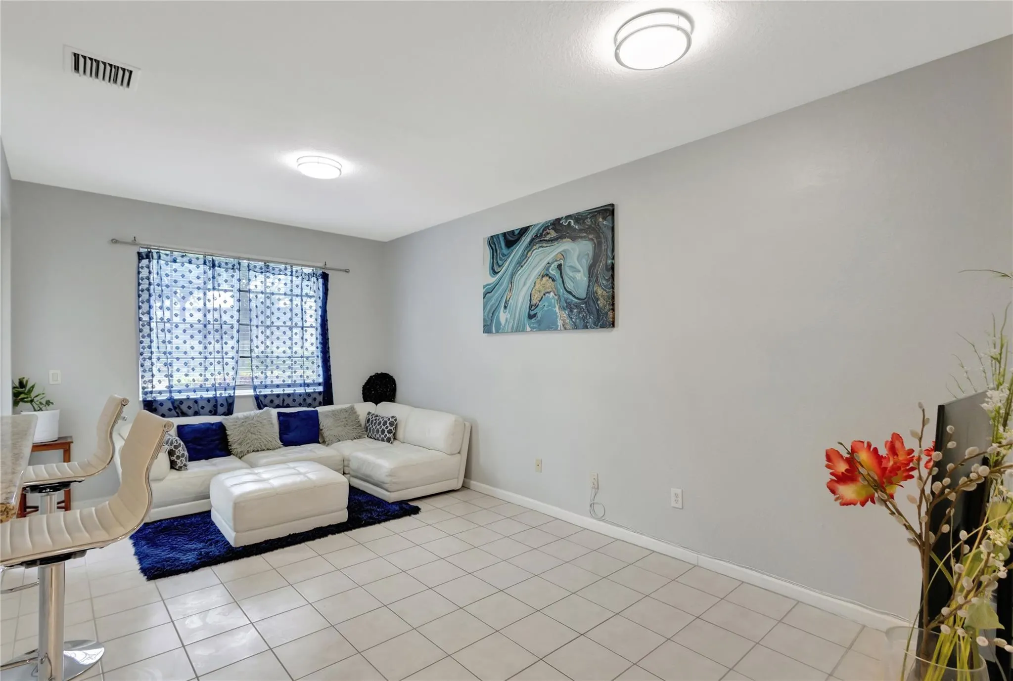 2037 Nassau Dr
